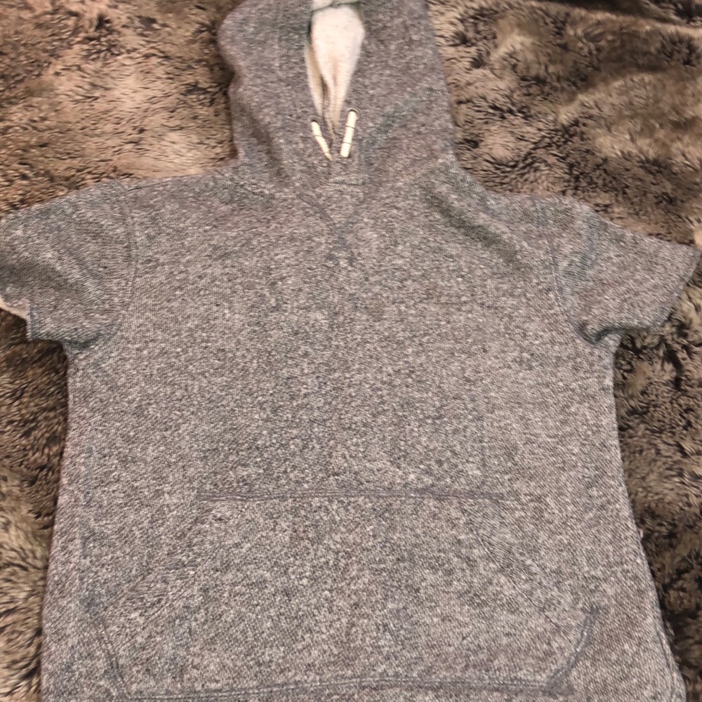 Gap short sleeve pullover hoodie